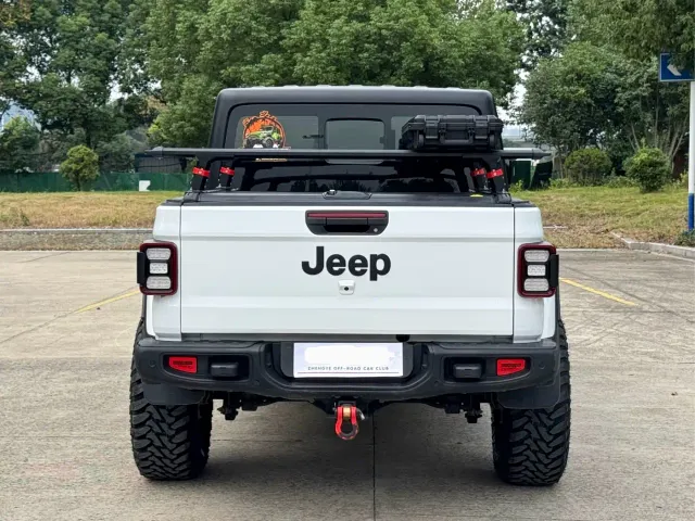 Jeep Gladiator — Фото автомобиля 11