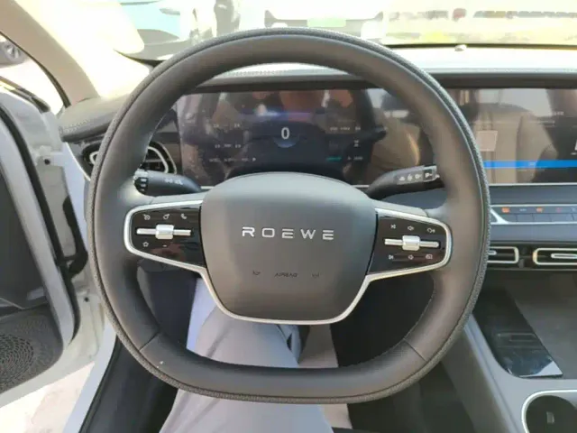 Roewe D7 — Фото автомобиля 10