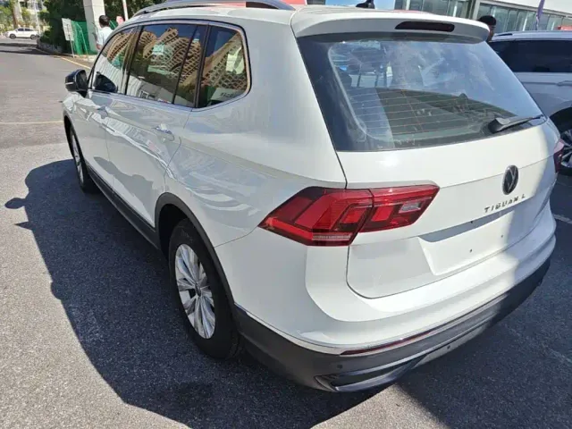 Volkswagen Tiguan L — Фото автомобиля 4