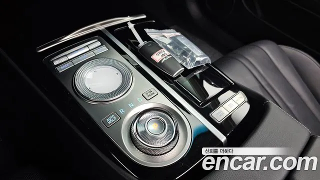 Genesis G80 Бензин 2.5 турбо AWD — Фото автомобиля 9