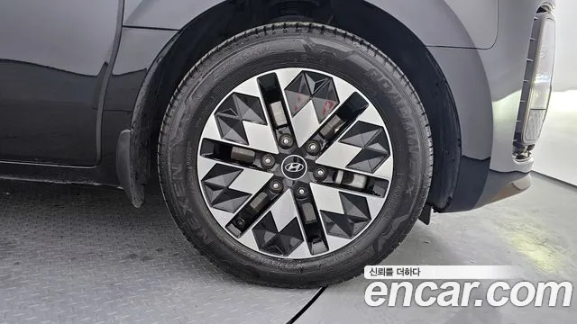 Hyundai Staria Staria 4WD Lounge 9 мест — Фото автомобиля 5