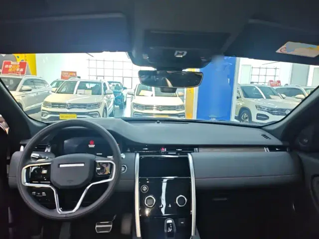 Land Rover Discovery Sport — Фото автомобиля 9