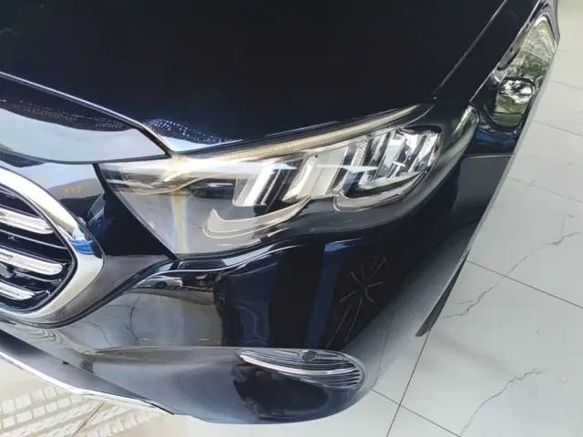 Mercedes-Benz E-Class — Фото автомобиля 23