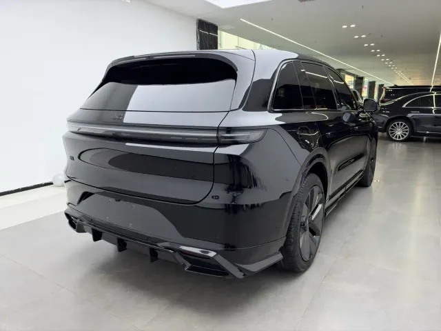 Li Auto L6 — Фото автомобиля 3