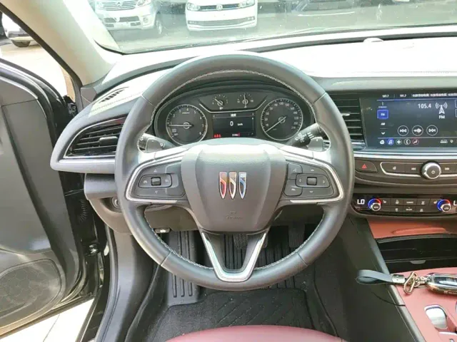 Buick Regal — Фото автомобиля 10