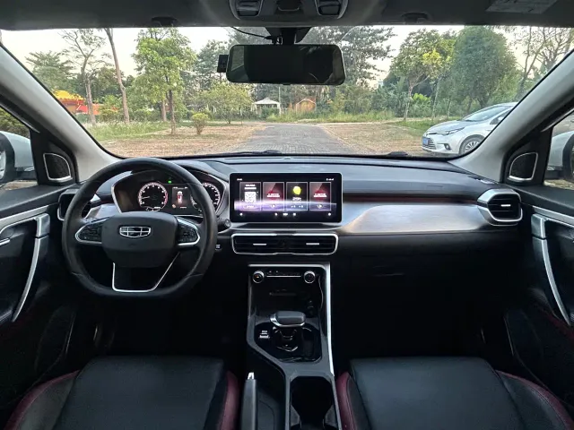 Geely Binyue — Фото автомобиля 9