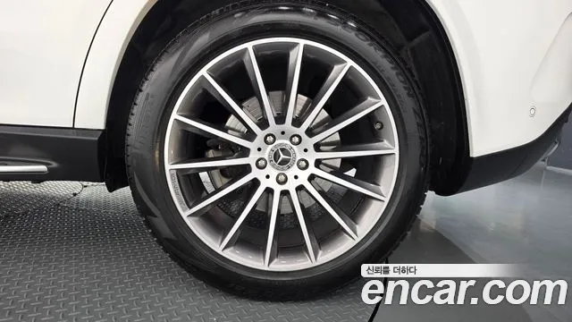 Mercedes-Benz GLE-Class — Фото автомобиля 6