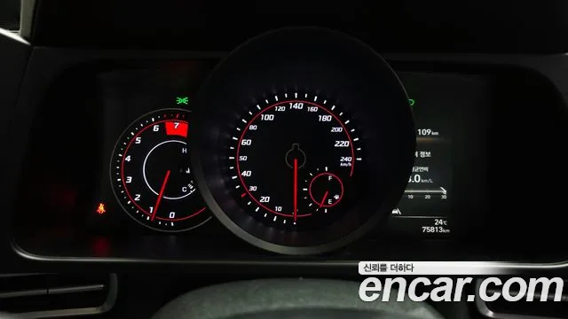 Hyundai Avante CN7 — Фото автомобиля 11