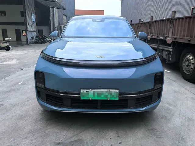 Li Auto L9 — Фото автомобиля 2