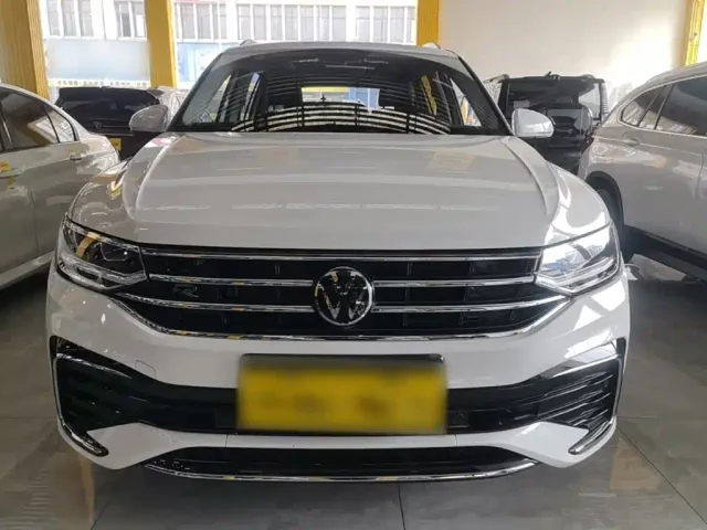 Volkswagen Tiguan L — Фото автомобиля 2