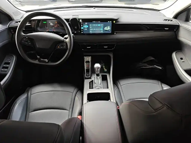 Roewe i5 — Фото автомобиля 9