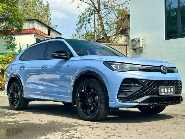 Volkswagen Tiguan L — Фото автомобиля 3