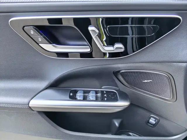 Mercedes-Benz C-Class — Фото автомобиля 6