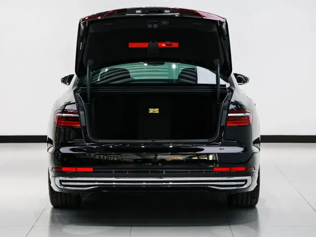 Audi A8 — Фото автомобиля 15