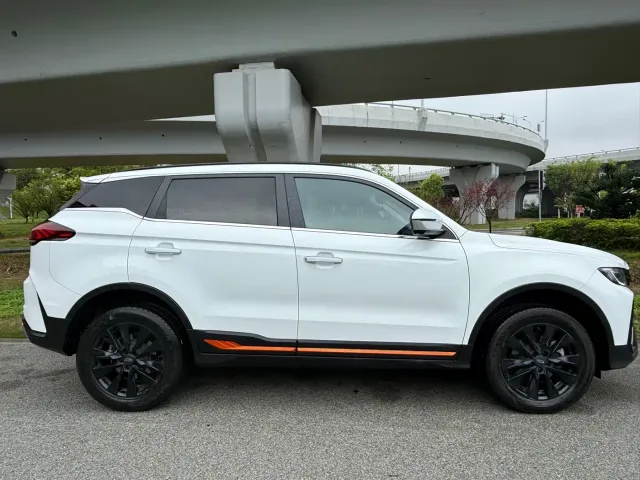 Geely Boyue — Фото автомобиля 7