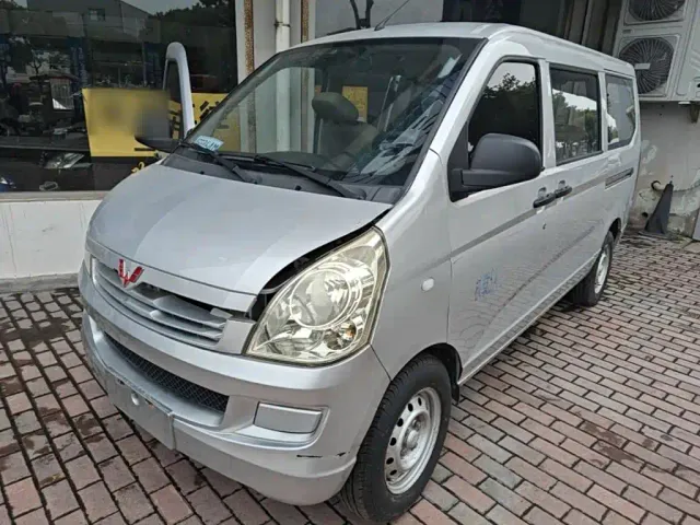 Фотография автомобиля — Wuling Rongguang S
