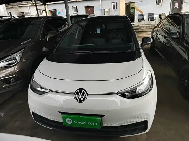 Volkswagen ID.3 — Фото автомобиля 2