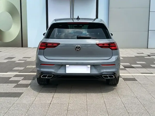 Volkswagen Golf — Фото автомобиля 3