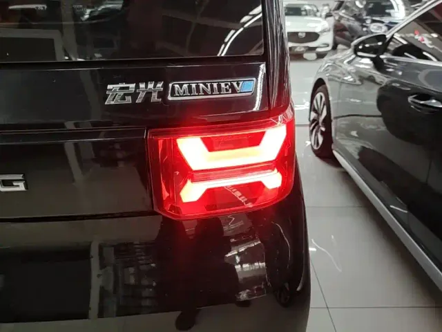 Wuling Hongguang Mini EV — Фото автомобиля 7