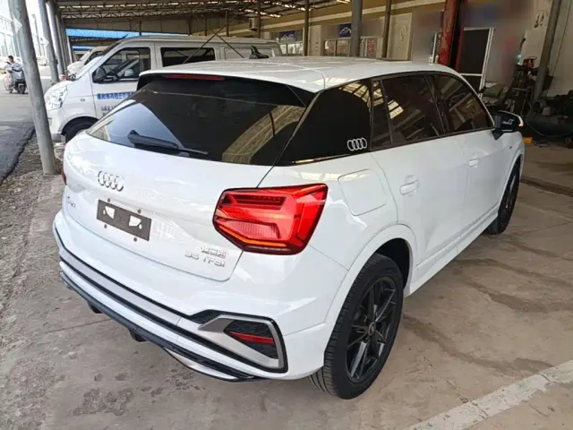 Audi Q2L — Фото автомобиля 6