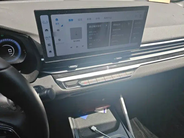 Geely Emgrand — Фото автомобиля 5