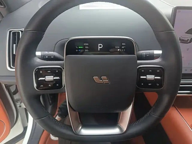 Li Auto L7 — Фото автомобиля 10