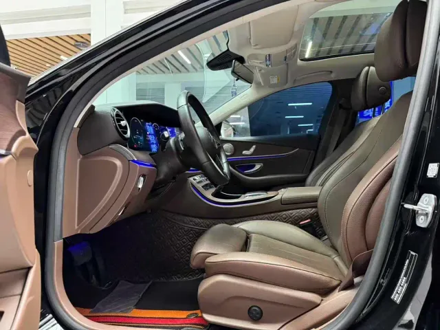 Mercedes-Benz E-Class — Фото автомобиля 10