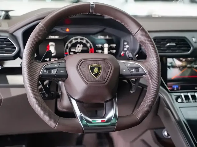 Lamborghini Urus — Фото автомобиля 11