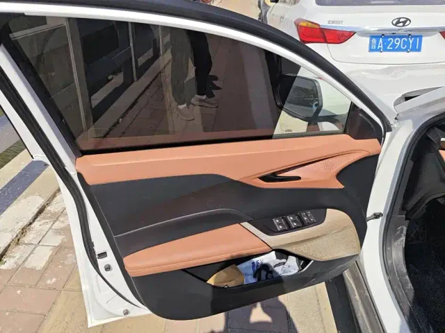 Changan Qiyuan A05 — Фото автомобиля 7