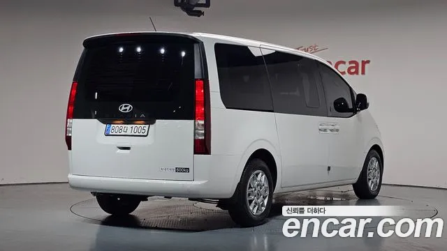 Hyundai Staria Staria Карго 5 мест — Фото автомобиля 2