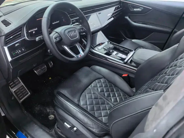 Audi Q8 — Фото автомобиля 4