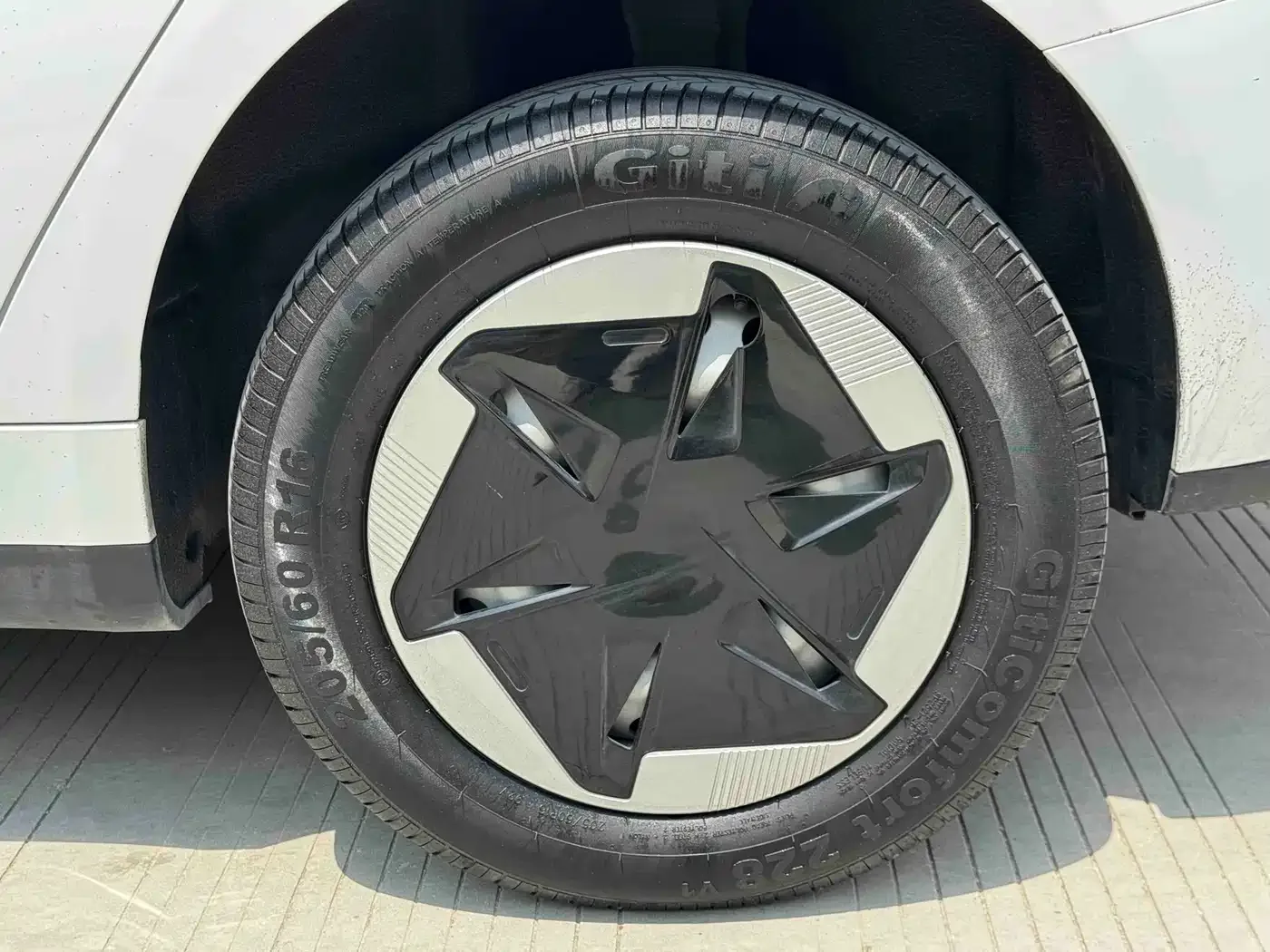 Geely Geometry Geely Geometry A 2024 410KM Travel Edition — Фото автомобиля 11