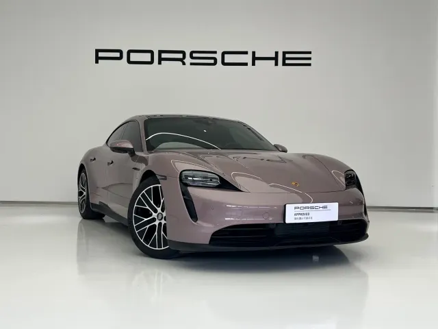 Porsche Taycan — Фото автомобиля 4