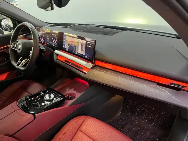 BMW 5 Series — Фото автомобиля 12