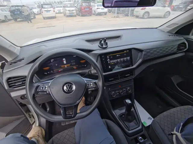 Volkswagen T-Cross — Фото автомобиля 9