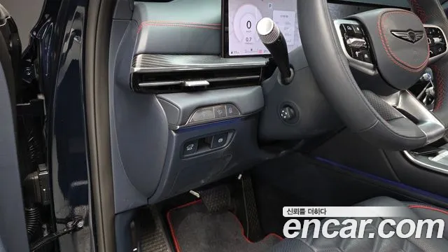 Genesis GV80 — Фото автомобиля 12