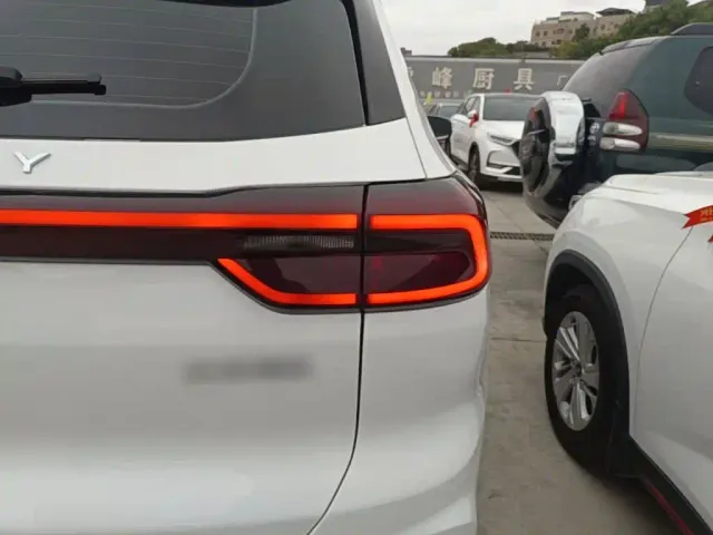 Chery Tiggo 8 — Фото автомобиля 7