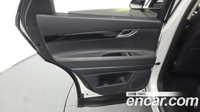 Genesis GV80 2.5T Бензин AWD — Фото автомобиля 24