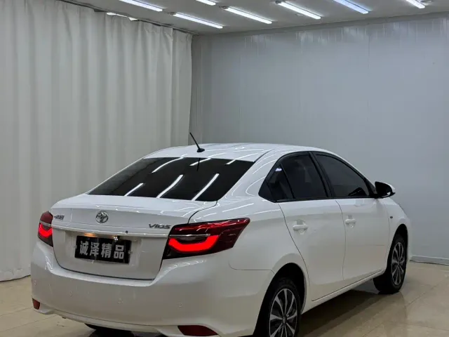 Toyota Vios — Фото автомобиля 4