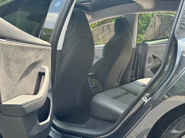Tesla Model 3 — Фото автомобиля 8