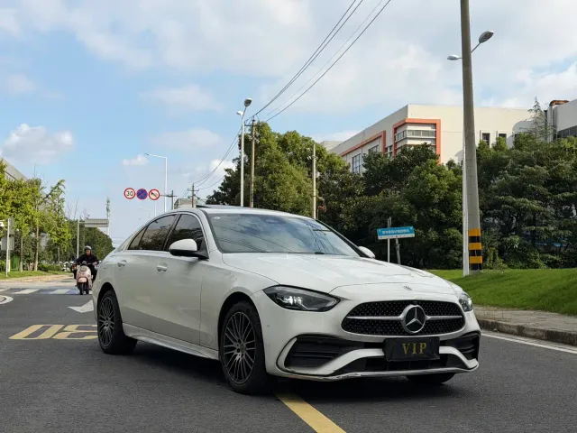 Фотография автомобиля — Mercedes-Benz C-Class