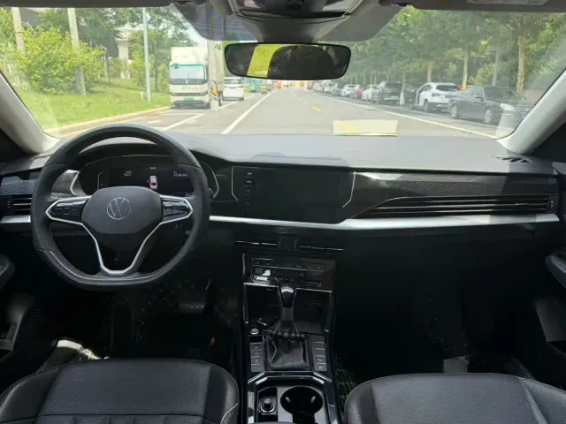 Volkswagen Passat — Фото автомобиля 5
