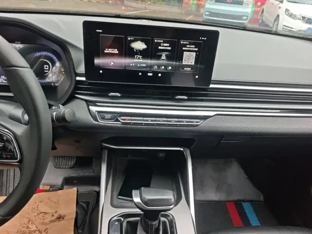 Geely Emgrand — Фото автомобиля 12