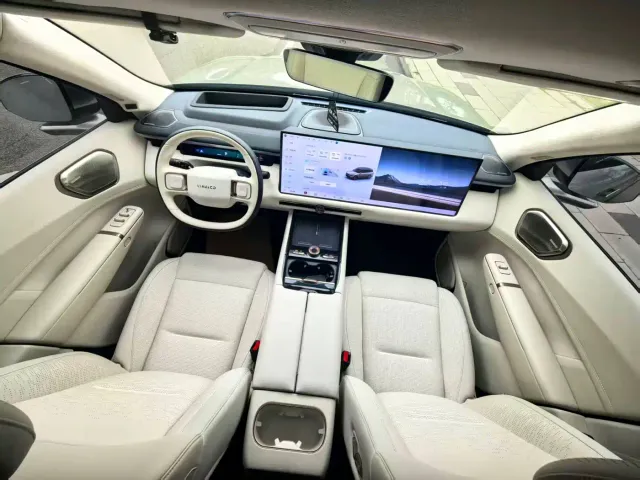 Lynk & Co 900 — Фото автомобиля 6