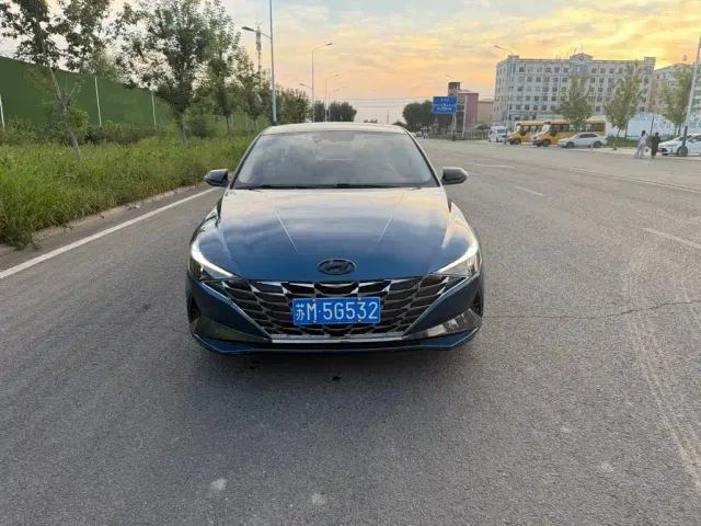 Hyundai Elantra — Фото автомобиля 2
