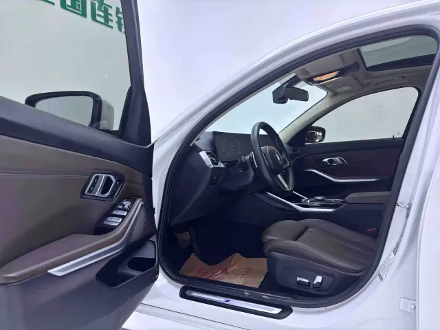 BMW 3 Series — Фото автомобиля 16