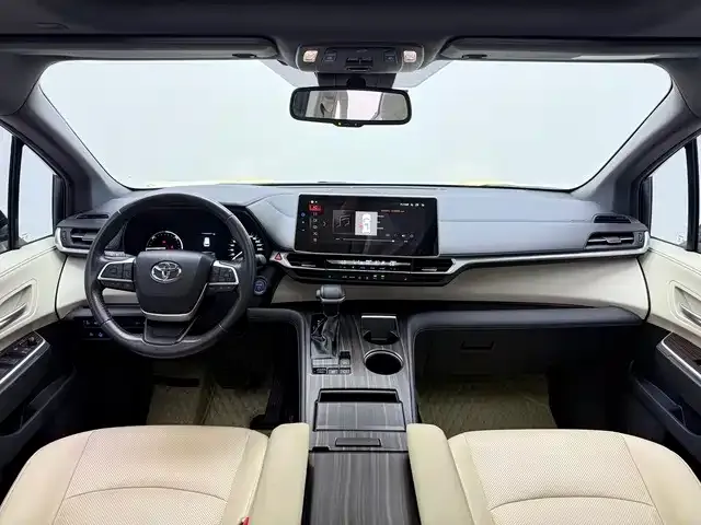 Toyota Sienna — Фото автомобиля 12