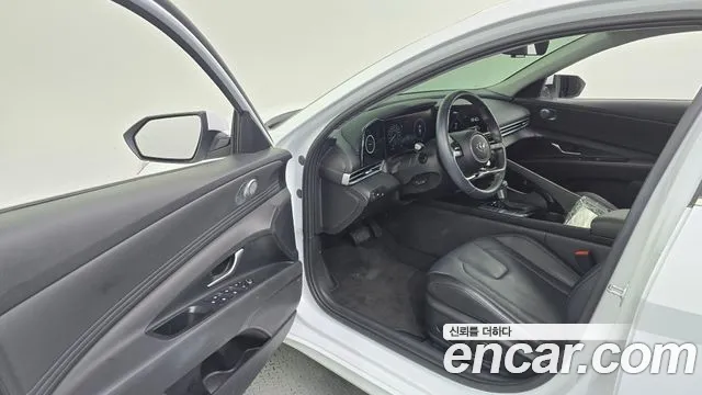 Hyundai Avante CN7 — Фото автомобиля 10