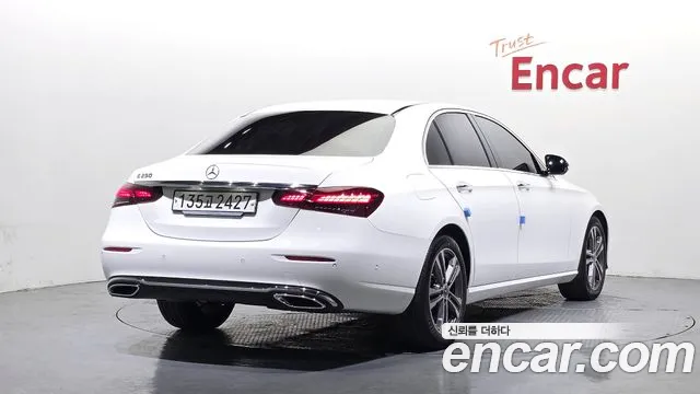 Mercedes-Benz E-Class — Фото автомобиля 2