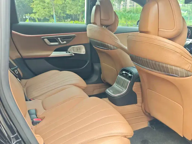 Mercedes-Benz E-Class — Фото автомобиля 14
